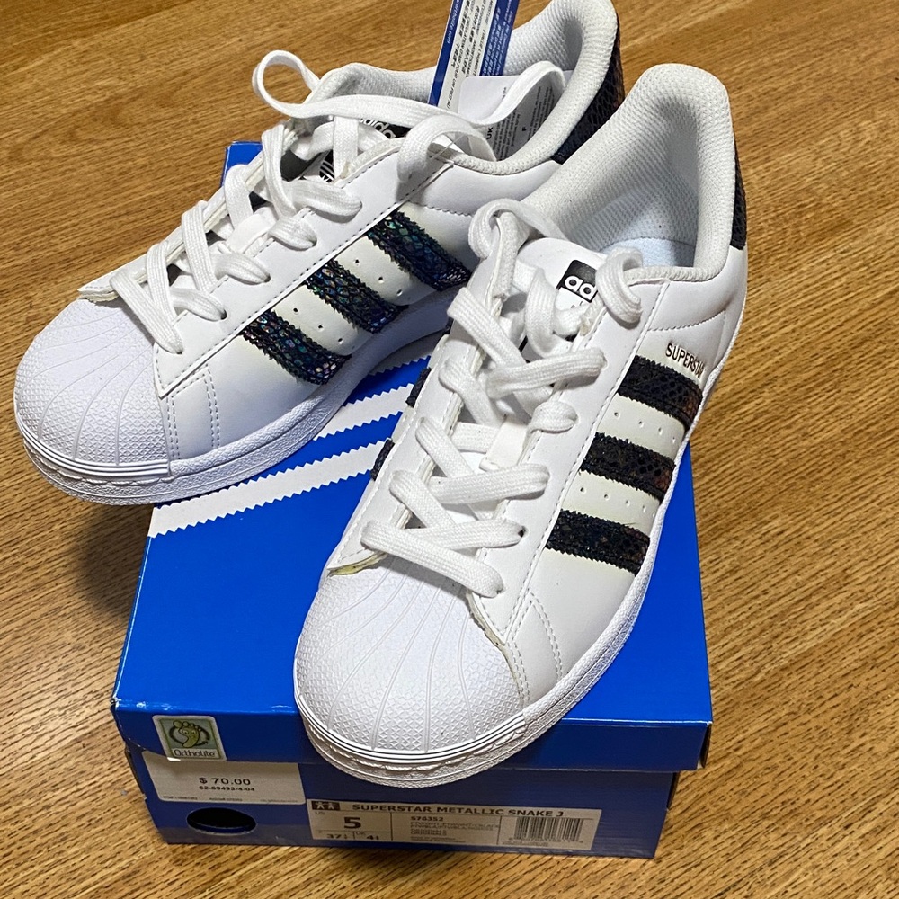 NWT Addidas Superstar metallic snake sneaker